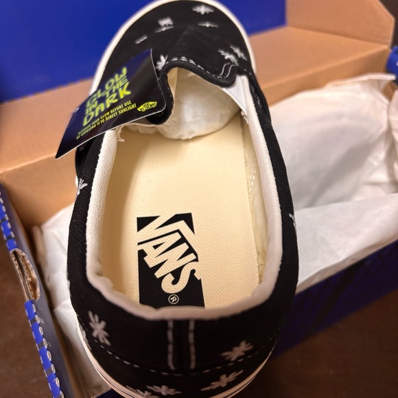 Better™ Gift Shop - AOI Industry / Vans - Black "KiraKira" Slip On GLOW IN DARK - Picture 11 of 13